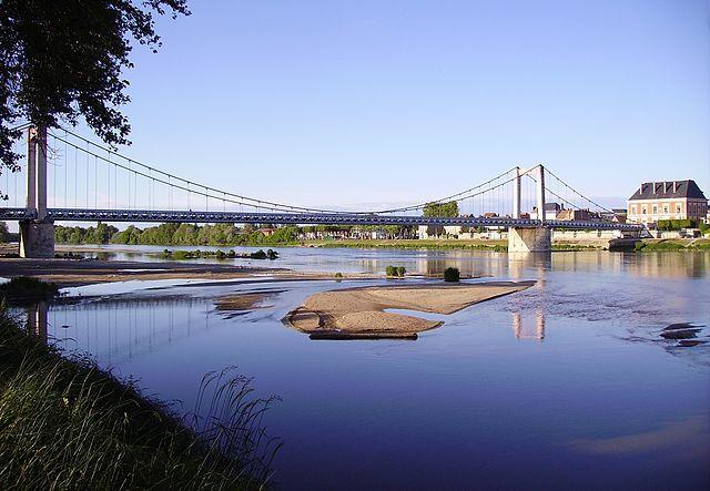 Cosne-cours-sur-Loire/immobilier/CENTURY21 Agence Ducreux/pont cosne cours sur loire