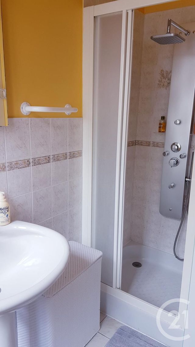 appartement à vendre - 2 pièces - 33.2 m2 - COSNE COURS SUR LOIRE - 58 - BOURGOGNE - Century 21 Agence Ducreux appartement à vendre - 2 pièces - 33.2 m2 - COSNE COURS SUR LOIRE - 58 - BOURGOGNE - Century 21 Agence Ducreux
