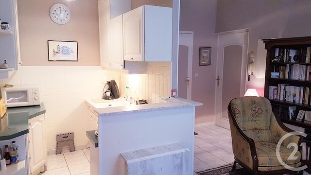 appartement à vendre - 2 pièces - 33.2 m2 - COSNE COURS SUR LOIRE - 58 - BOURGOGNE - Century 21 Agence Ducreux appartement à vendre - 2 pièces - 33.2 m2 - COSNE COURS SUR LOIRE - 58 - BOURGOGNE - Century 21 Agence Ducreux