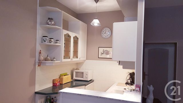appartement à vendre - 2 pièces - 33.2 m2 - COSNE COURS SUR LOIRE - 58 - BOURGOGNE - Century 21 Agence Ducreux appartement à vendre - 2 pièces - 33.2 m2 - COSNE COURS SUR LOIRE - 58 - BOURGOGNE - Century 21 Agence Ducreux