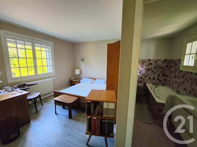 maison à vendre - 7 pièces - 214.5 m2 - LA CHAPELLE MONTLINARD - 18 - CENTRE - Century 21 Agence Ducreux