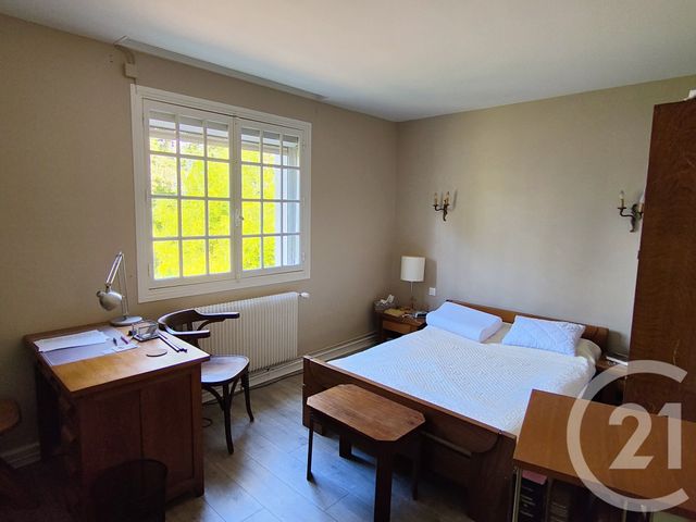 maison à vendre - 7 pièces - 214.5 m2 - LA CHAPELLE MONTLINARD - 18 - CENTRE - Century 21 Agence Ducreux