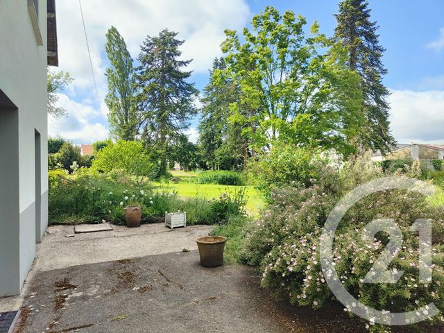 maison à vendre - 7 pièces - 214.5 m2 - LA CHAPELLE MONTLINARD - 18 - CENTRE - Century 21 Agence Ducreux
