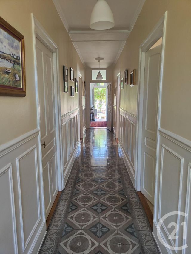 Afficher la photo en grand maison à vendre - 9 pièces - 230.0 m2 - COSNE COURS SUR LOIRE - 58 - BOURGOGNE - Century 21 Agence Ducreux