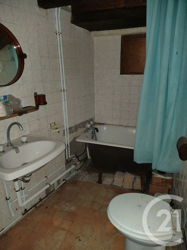 maison à vendre - 3 pièces - 79.0 m2 - ST BOUIZE - 18 - CENTRE - Century 21 Agence Ducreux