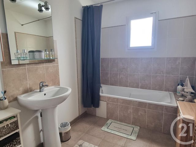 maison à vendre - 5 pièces - 100.0 m2 - VEAUGUES - 18 - CENTRE - Century 21 Agence Ducreux