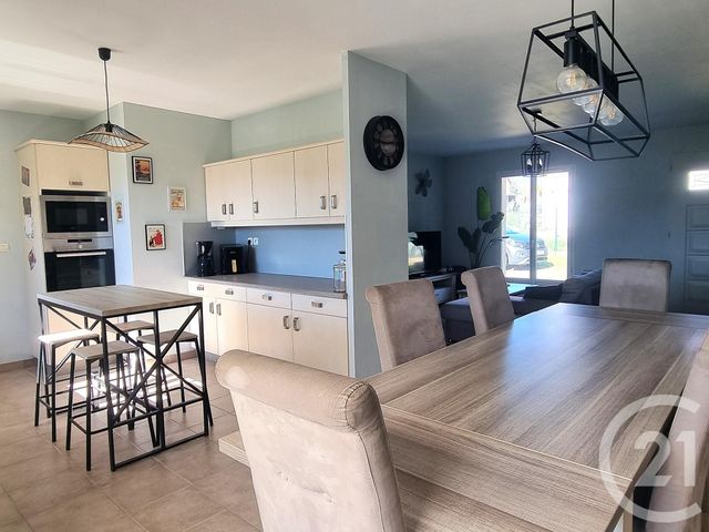 maison à vendre - 5 pièces - 100.0 m2 - VEAUGUES - 18 - CENTRE - Century 21 Agence Ducreux