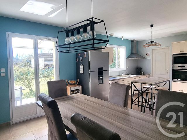 maison à vendre - 5 pièces - 100.0 m2 - VEAUGUES - 18 - CENTRE - Century 21 Agence Ducreux