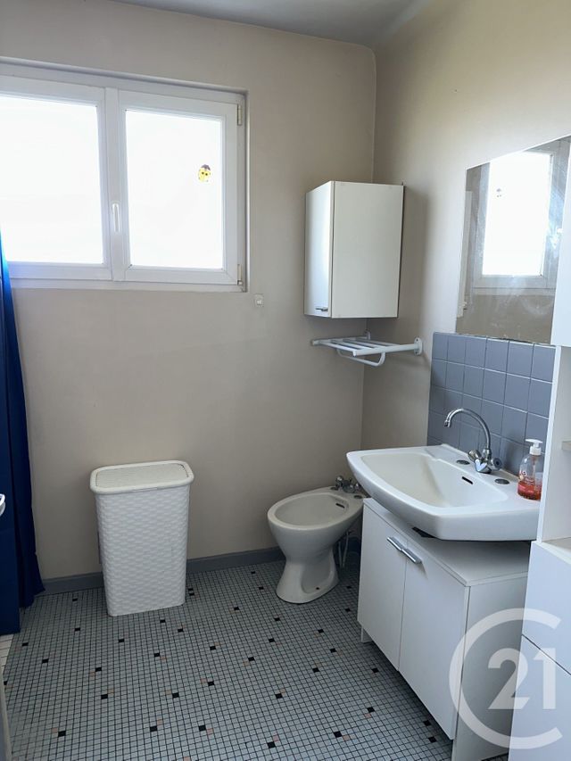 maison à vendre - 6 pièces - 134.7 m2 - COSNE COURS SUR LOIRE - 58 - BOURGOGNE - Century 21 Agence Ducreux