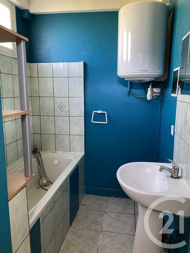 maison à vendre - 3 pièces - 81.0 m2 - COSNE COURS SUR LOIRE - 58 - BOURGOGNE - Century 21 Agence Ducreux