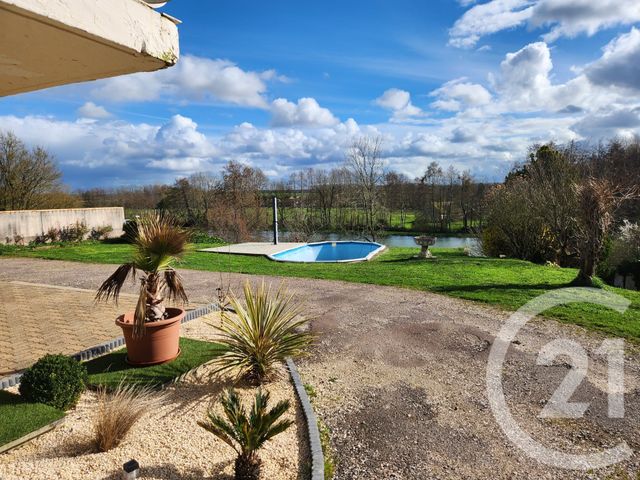 maison à vendre - 5 pièces - 118.7 m2 - MESVES SUR LOIRE - 58 - BOURGOGNE - Century 21 Agence Ducreux