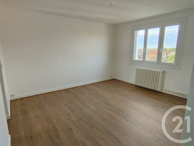 Appartement T3 à vendre - 4 pièces - 58.4 m2 - COSNE COURS SUR LOIRE - 58 - BOURGOGNE - Century 21 Agence Ducreux