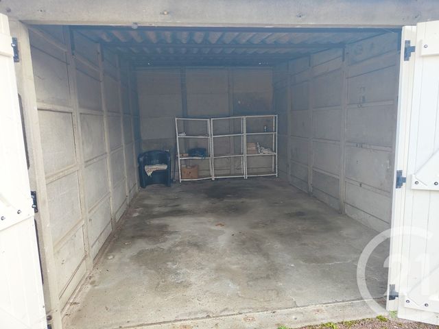 Appartement T3 à vendre - 4 pièces - 58.4 m2 - COSNE COURS SUR LOIRE - 58 - BOURGOGNE - Century 21 Agence Ducreux