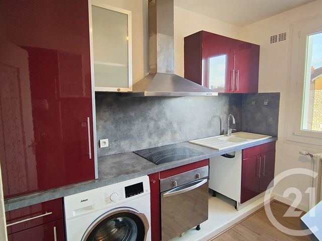Appartement T3 à vendre - 4 pièces - 58.4 m2 - COSNE COURS SUR LOIRE - 58 - BOURGOGNE - Century 21 Agence Ducreux