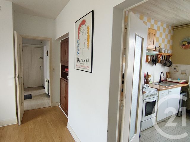 Appartement T3 à vendre - 4 pièces - 60.0 m2 - COSNE COURS SUR LOIRE - 58 - BOURGOGNE - Century 21 Agence Ducreux