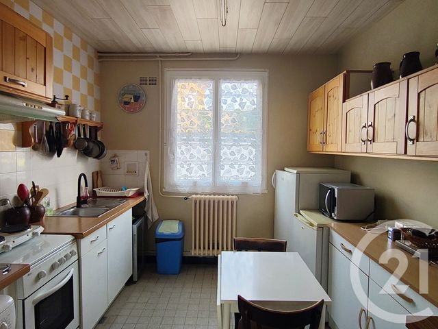 Appartement T3 à vendre - 4 pièces - 60.0 m2 - COSNE COURS SUR LOIRE - 58 - BOURGOGNE - Century 21 Agence Ducreux