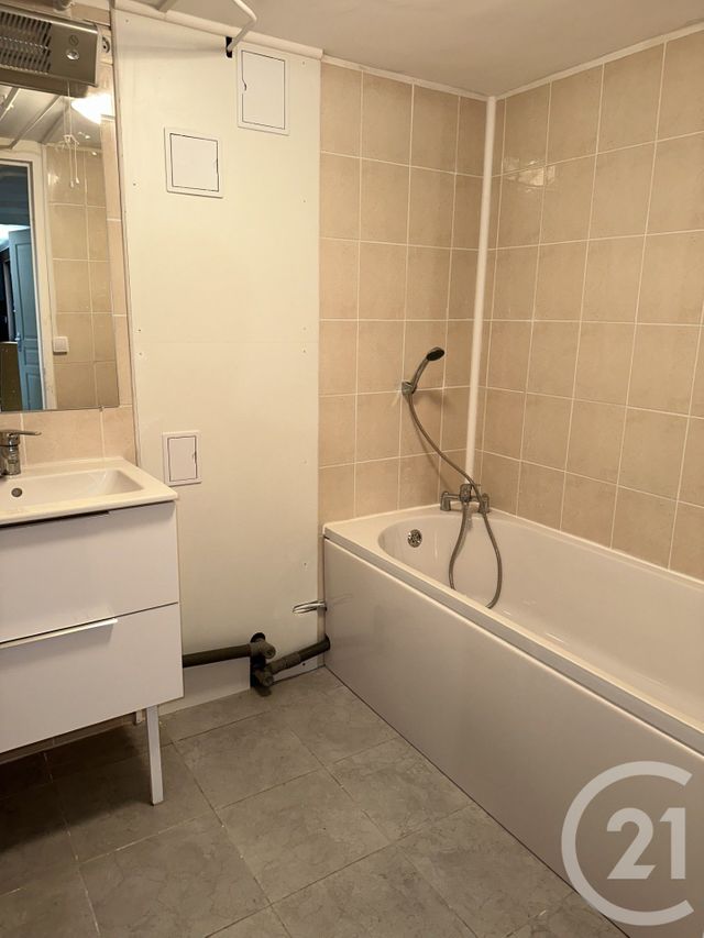 maison à vendre - 6 pièces - 134.7 m2 - COSNE COURS SUR LOIRE - 58 - BOURGOGNE - Century 21 Agence Ducreux