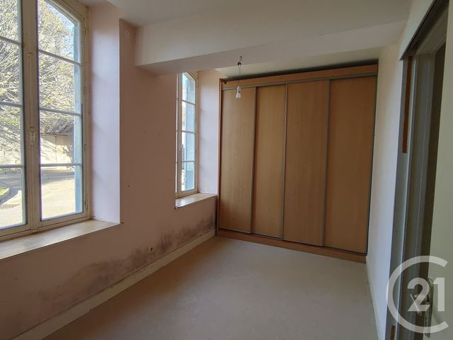 Appartement F2 à vendre - 4 pièces - 82.0 m2 - COSNE COURS SUR LOIRE - 58 - BOURGOGNE - Century 21 Agence Ducreux