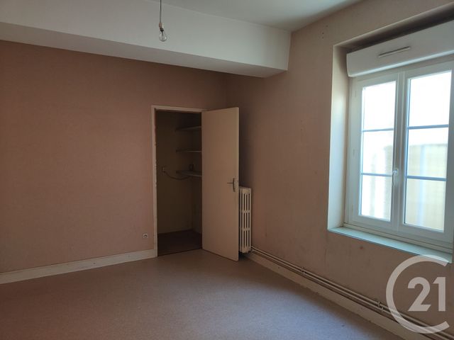Appartement F2 à vendre - 4 pièces - 82.0 m2 - COSNE COURS SUR LOIRE - 58 - BOURGOGNE - Century 21 Agence Ducreux