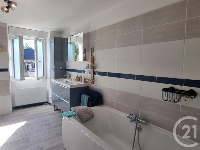 maison à vendre - 6 pièces - 153.0 m2 - JALOGNES - 18 - CENTRE - Century 21 Agence Ducreux