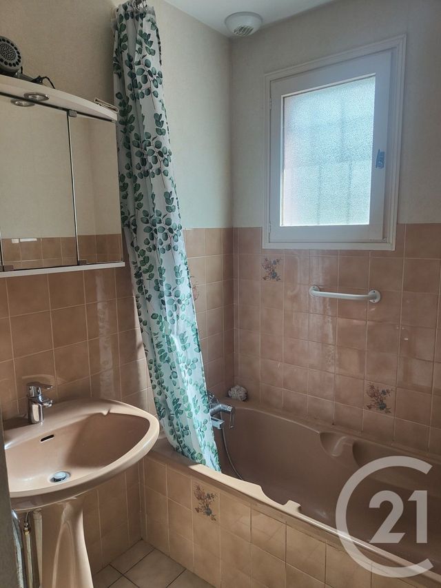 maison à vendre - 5 pièces - 78.4 m2 - COSNE COURS SUR LOIRE - 58 - BOURGOGNE - Century 21 Agence Ducreux