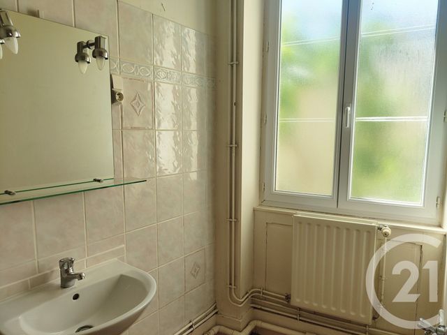Appartement T4 à vendre - 5 pièces - 82.5 m2 - COSNE COURS SUR LOIRE - 58 - BOURGOGNE - Century 21 Agence Ducreux