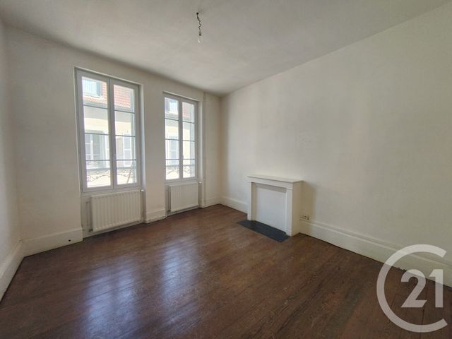 Appartement T4 à vendre - 5 pièces - 82.5 m2 - COSNE COURS SUR LOIRE - 58 - BOURGOGNE - Century 21 Agence Ducreux
