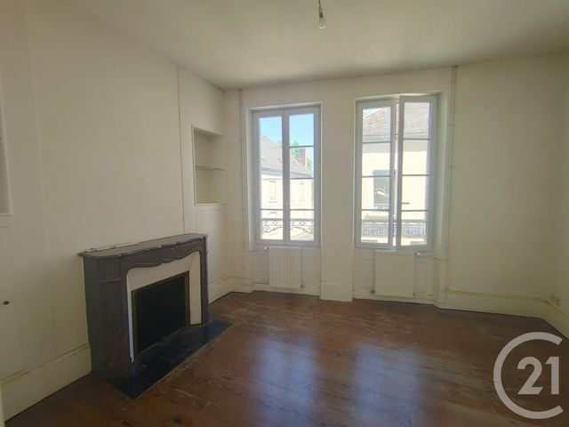 Appartement T4 à vendre - 5 pièces - 82.5 m2 - COSNE COURS SUR LOIRE - 58 - BOURGOGNE - Century 21 Agence Ducreux